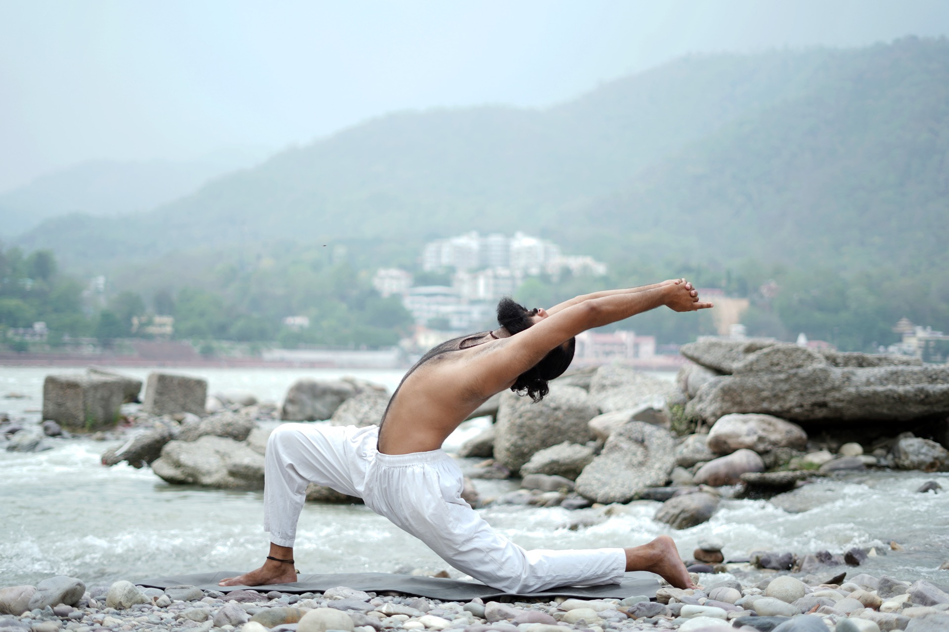 Yoga hall and Himalayan surroundings at Arya Yog Peeth, Ram Jhula, Rishikesh